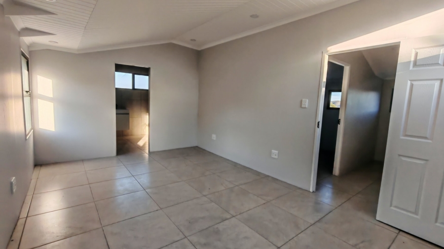 5 Bedroom Property for Sale in Fraaiuitsig Western Cape